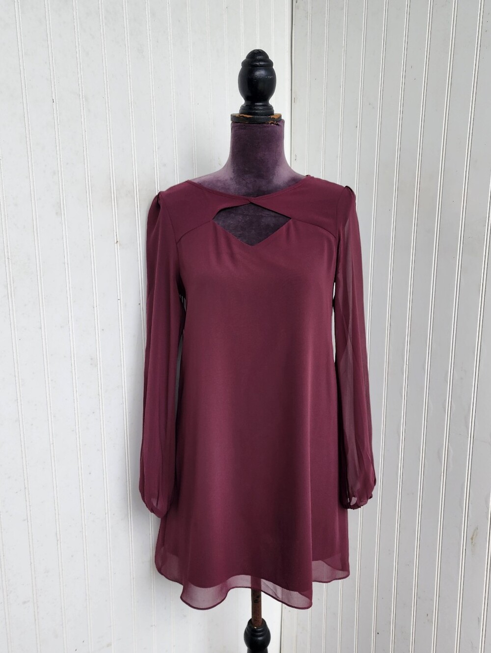 BCBGeneration Burgundy Sheer Lined Knee Length Dress Keyhole Long Sleeve Sz XS